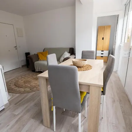 Beachfront Digital Nomad Haven * Castell-Platja d'Aro